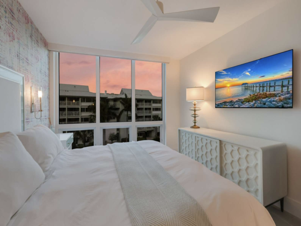Spectacular Two Bedroom Vacation Condo in Siesta Key